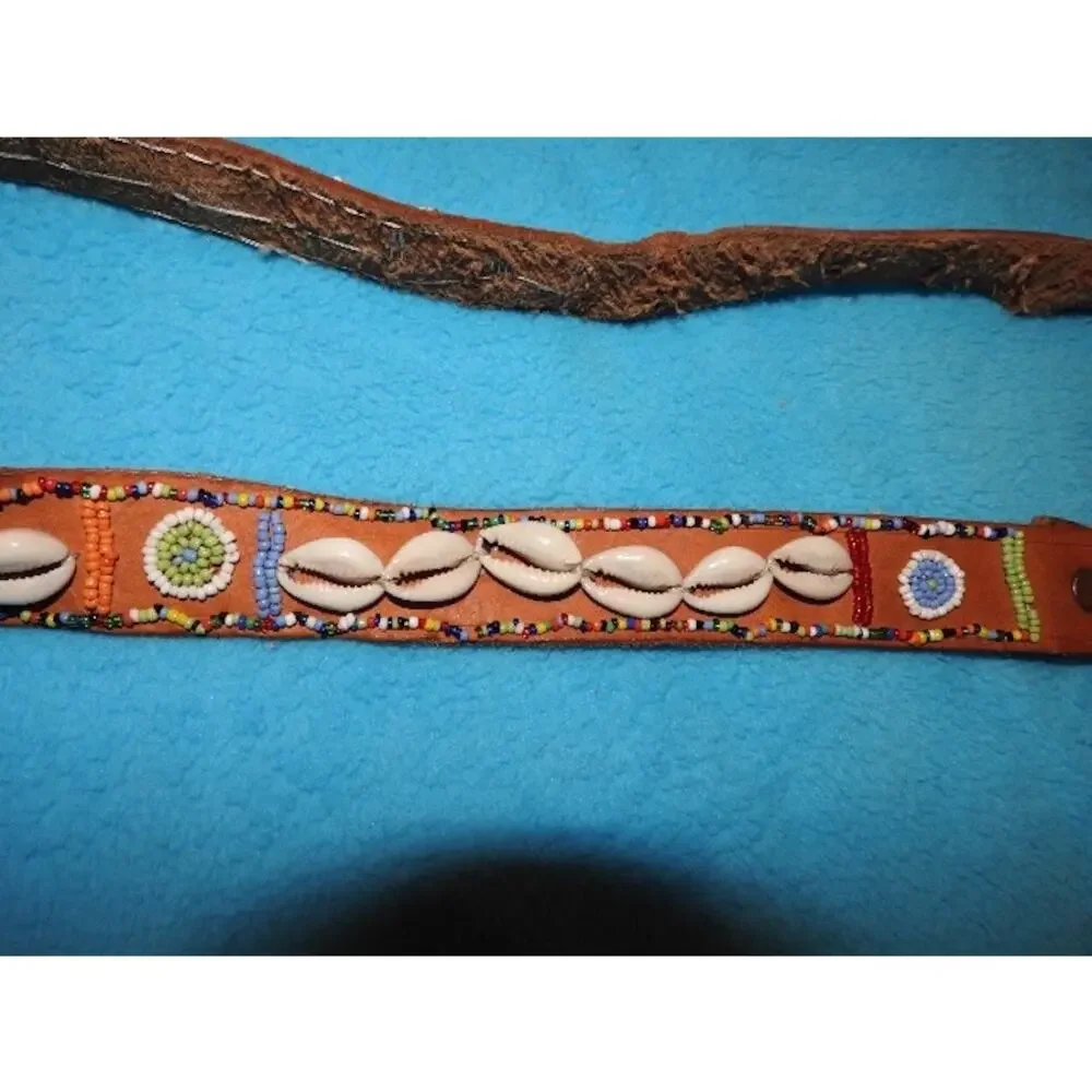 VINTAGE UNISEX BOHO LEATHER BELT STUDDED WITH COWRIE SHELLS & BEADS L NEVER WORN